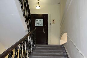 Hotel Pastel on Vosstania 1