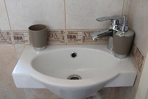 Hotel Pastel on Vosstania 1