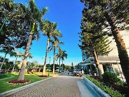 Tran Chau Beach & Resort