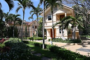 Tran Chau Beach & Resort