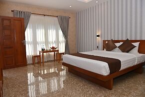 Tran Chau Beach & Resort