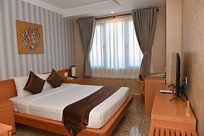 Tran Chau Beach & Resort