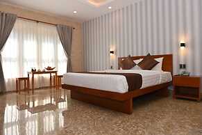 Tran Chau Beach & Resort