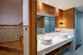 Tran Chau Beach & Resort