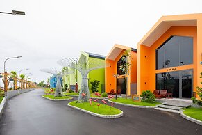 Tran Chau Beach & Resort