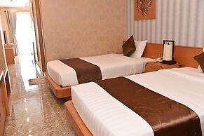 Tran Chau Beach & Resort