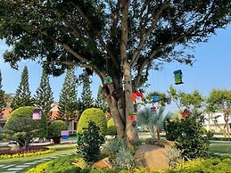 Tran Chau Beach & Resort