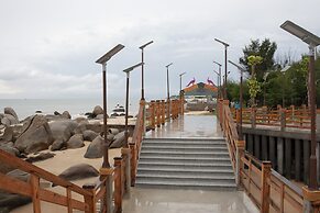 Tran Chau Beach & Resort