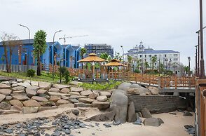 Tran Chau Beach & Resort