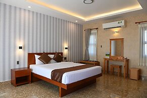 Tran Chau Beach & Resort