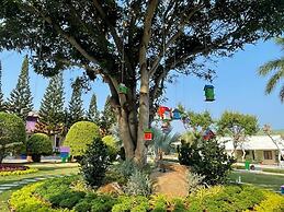 Tran Chau Beach & Resort