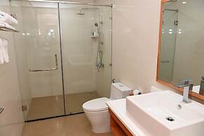 Tran Chau Beach & Resort