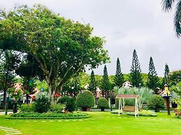 Tran Chau Beach & Resort