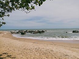 Tran Chau Beach & Resort