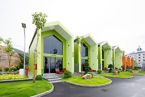 Tran Chau Beach & Resort