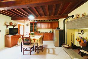 Stunning Private Villa for 4 Guests With Wifi, Private Pool, TV, Veran