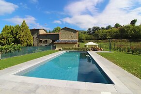 Stunning Private Villa for 4 Guests With Wifi, Private Pool, TV, Veran