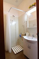 Stunning Private Villa for 4 Guests With Wifi, Private Pool, TV, Veran