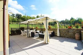 Stunning Private Villa for 4 Guests With Wifi, Private Pool, TV, Veran