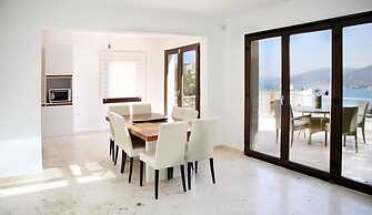 Villa Sandra Torba - 5 Bedrooms