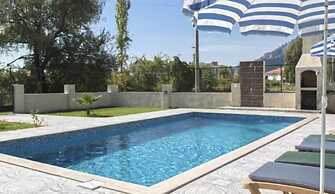 Mutlu Yasam Villalari 6 Bedrooms