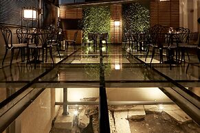 Antigon Urban Chic Hotel