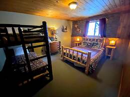 Moose Lodge and Cabins by Bretton Woods Vacations