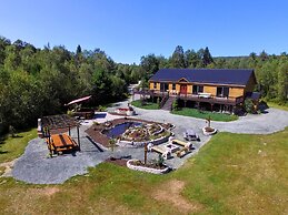 Moose Lodge and Cabins by Bretton Woods Vacations