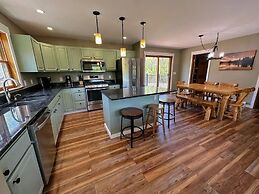 Moose Lodge and Cabins by Bretton Woods Vacations