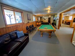 Moose Lodge and Cabins by Bretton Woods Vacations