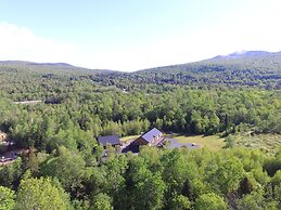 Moose Lodge and Cabins by Bretton Woods Vacations