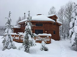 Moose Lodge and Cabins by Bretton Woods Vacations