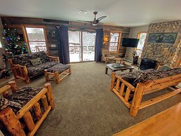 Moose Lodge and Cabins by Bretton Woods Vacations