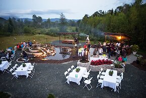 Moose Lodge and Cabins by Bretton Woods Vacations