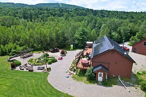 Moose Lodge and Cabins by Bretton Woods Vacations