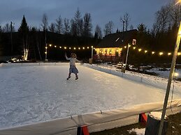 Moose Lodge and Cabins by Bretton Woods Vacations