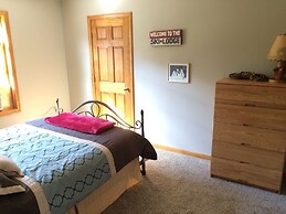 Moose Lodge and Cabins by Bretton Woods Vacations