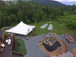 Moose Lodge and Cabins by Bretton Woods Vacations