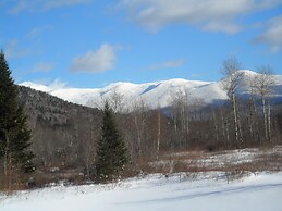 Moose Lodge and Cabins by Bretton Woods Vacations