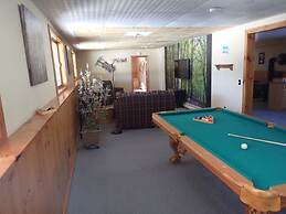 Moose Lodge and Cabins by Bretton Woods Vacations