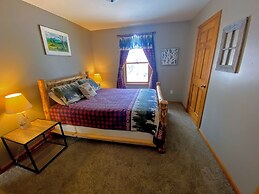 Moose Lodge and Cabins by Bretton Woods Vacations