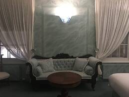 Drapers Hotel