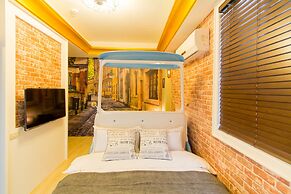 Alice Wonderland B&B