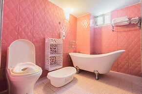 Alice Wonderland B&B