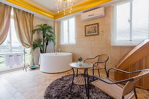 Alice Wonderland B&B