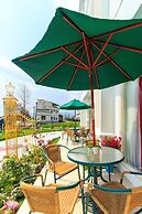 Alice Wonderland B&B