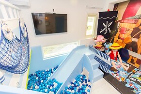 Alice Wonderland B&B