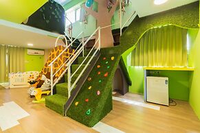 Alice Wonderland B&B