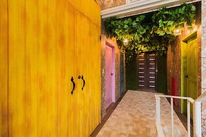 Alice Wonderland B&B