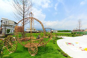 Alice Wonderland B&B